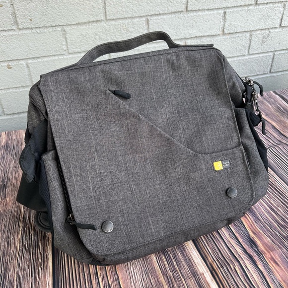 Case Logic FLXM-101 Reflexion Gray Cross Body Bag with Strap - Picture 3 of 9